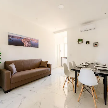 F8-3 Bedroom For 2 Sliema