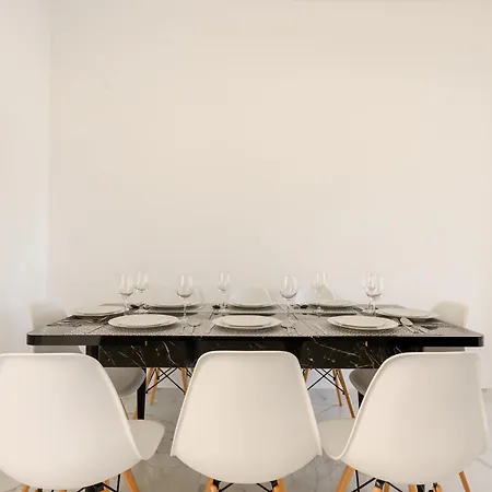 F8-3 Bedroom For 2 Δωμάτια σε οικογενειακή κατοικία