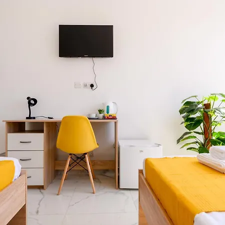 F8-3 Bedroom For 2 * Sliema