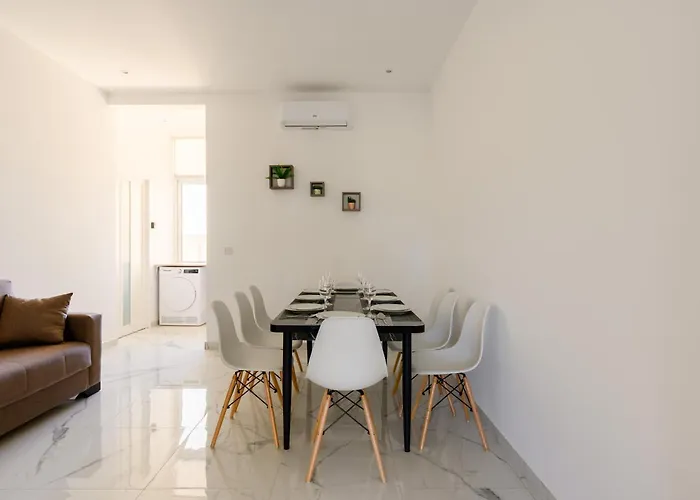 Δωμάτια σε οικογενειακή κατοικία F8-3 Bedroom For 2 *