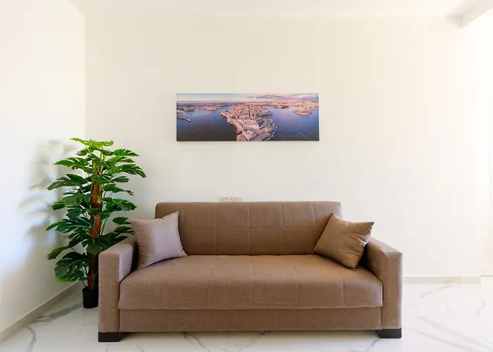 F8-3 Bedroom For 2 * Σλιέμα