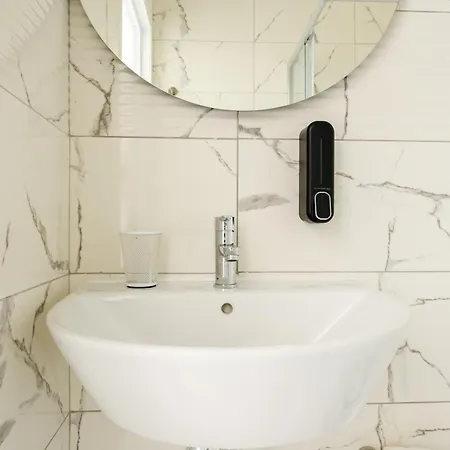 Quarto em Acomodações Particulares F8-3 Bedroom For 2 *